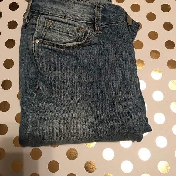 Mid Rise Jeans - Picture 7 of 8